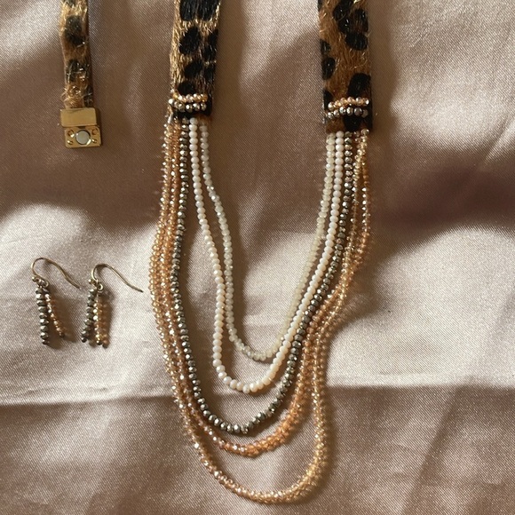 Blazin Roxx by M & F Western Leopard Fur Print Necklace Bracelet & Earrings Set - Picture 3 of 13